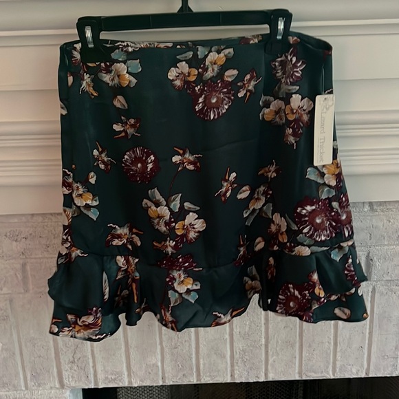 Floral skirt - Picture 2 of 7